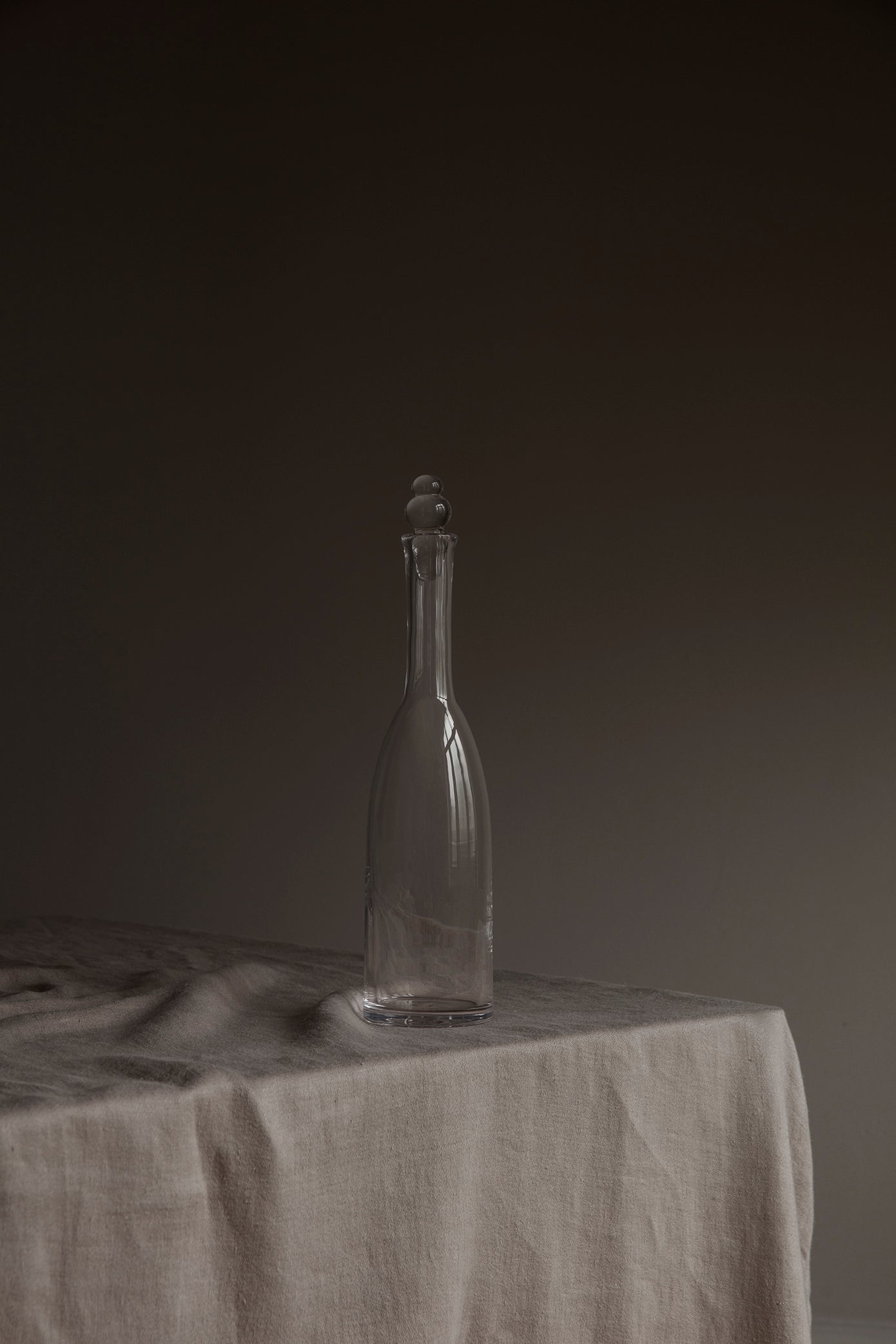 GLASS BOTTLE WITH STOPPER