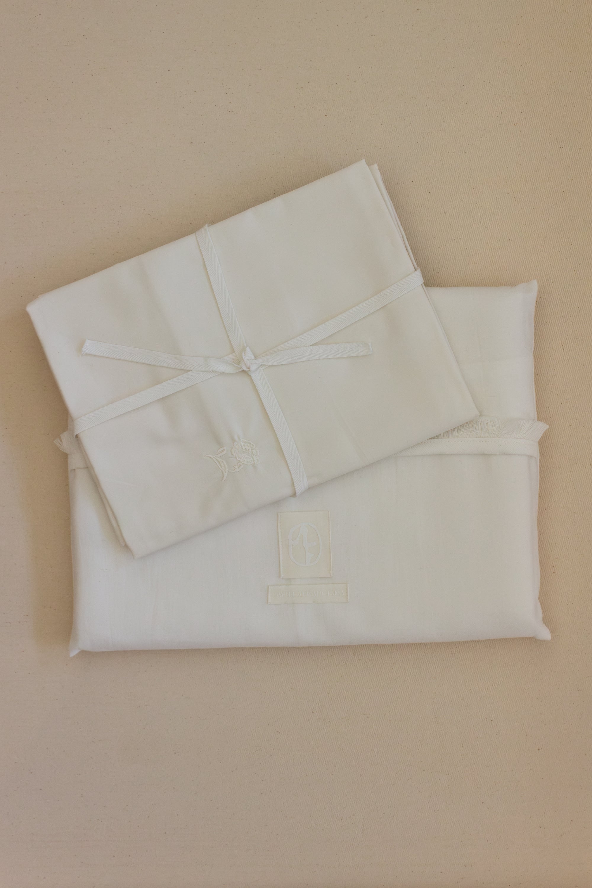 FOUNTAIN BLOSSOM PILLOW COVER