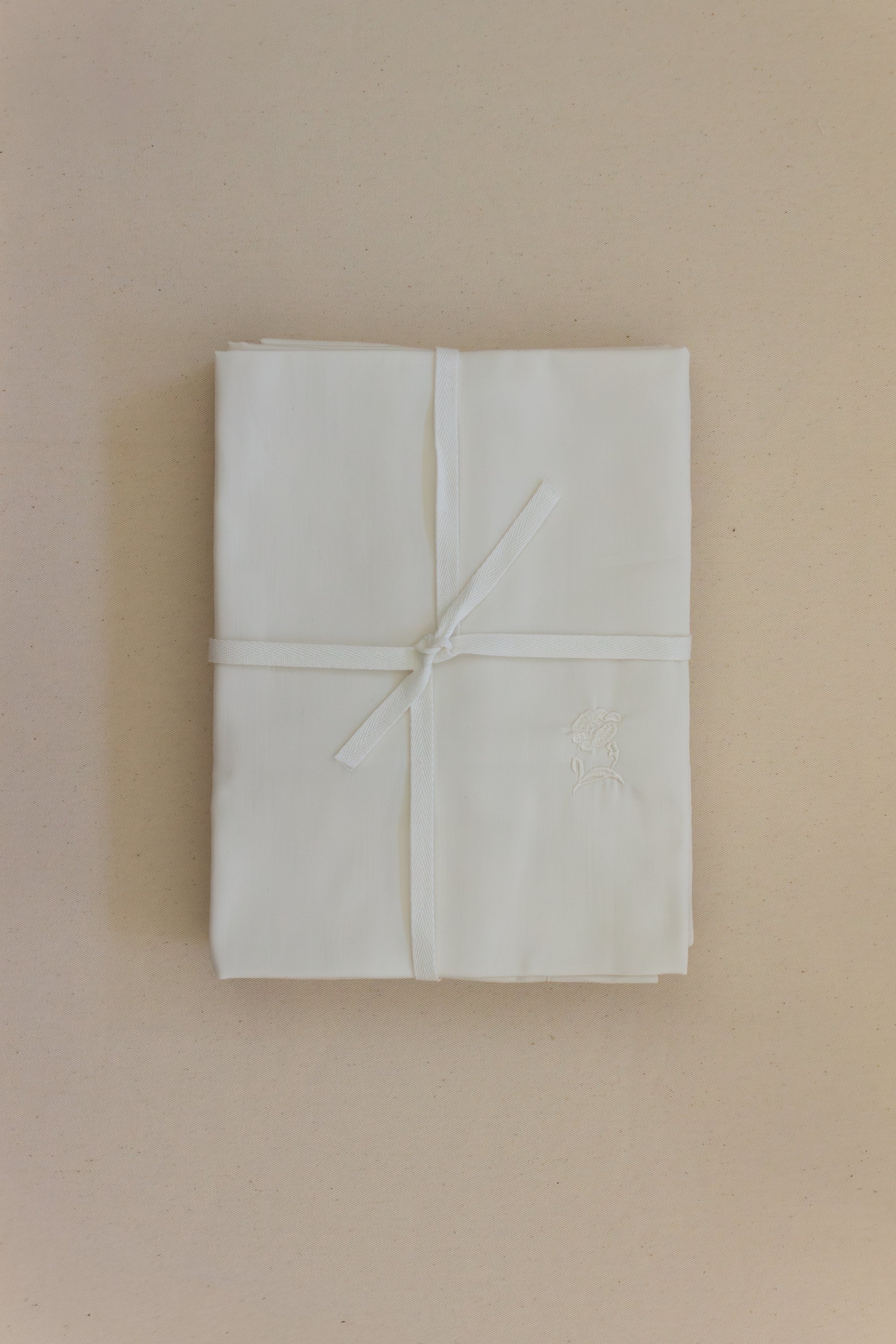 FOUNTAIN BLOSSOM PILLOW COVER