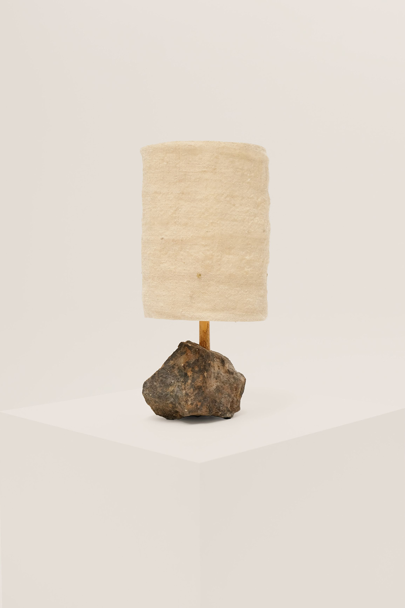 HJRA TABLE LAMP