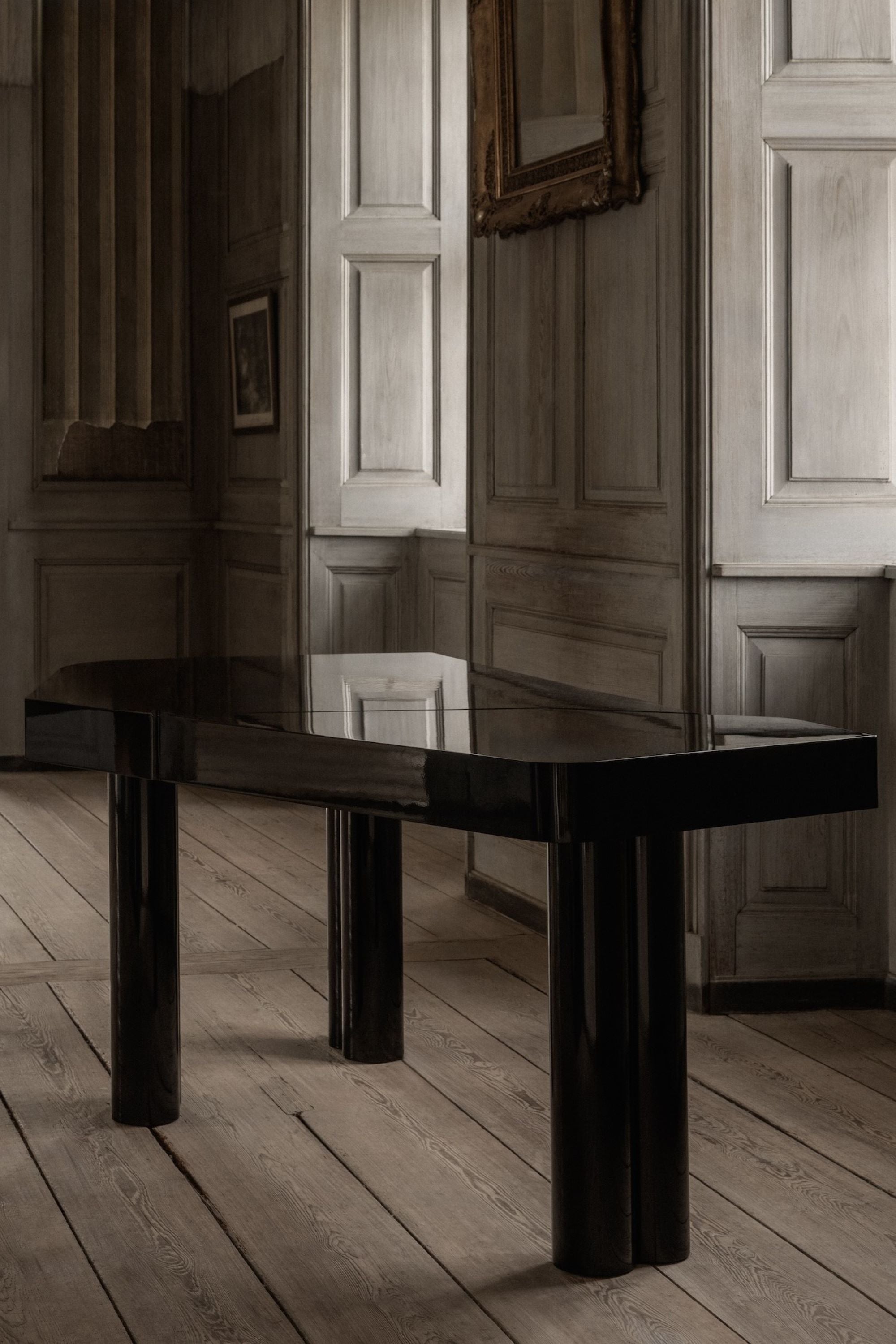 MATTINA DESK - BLACK LACQUER