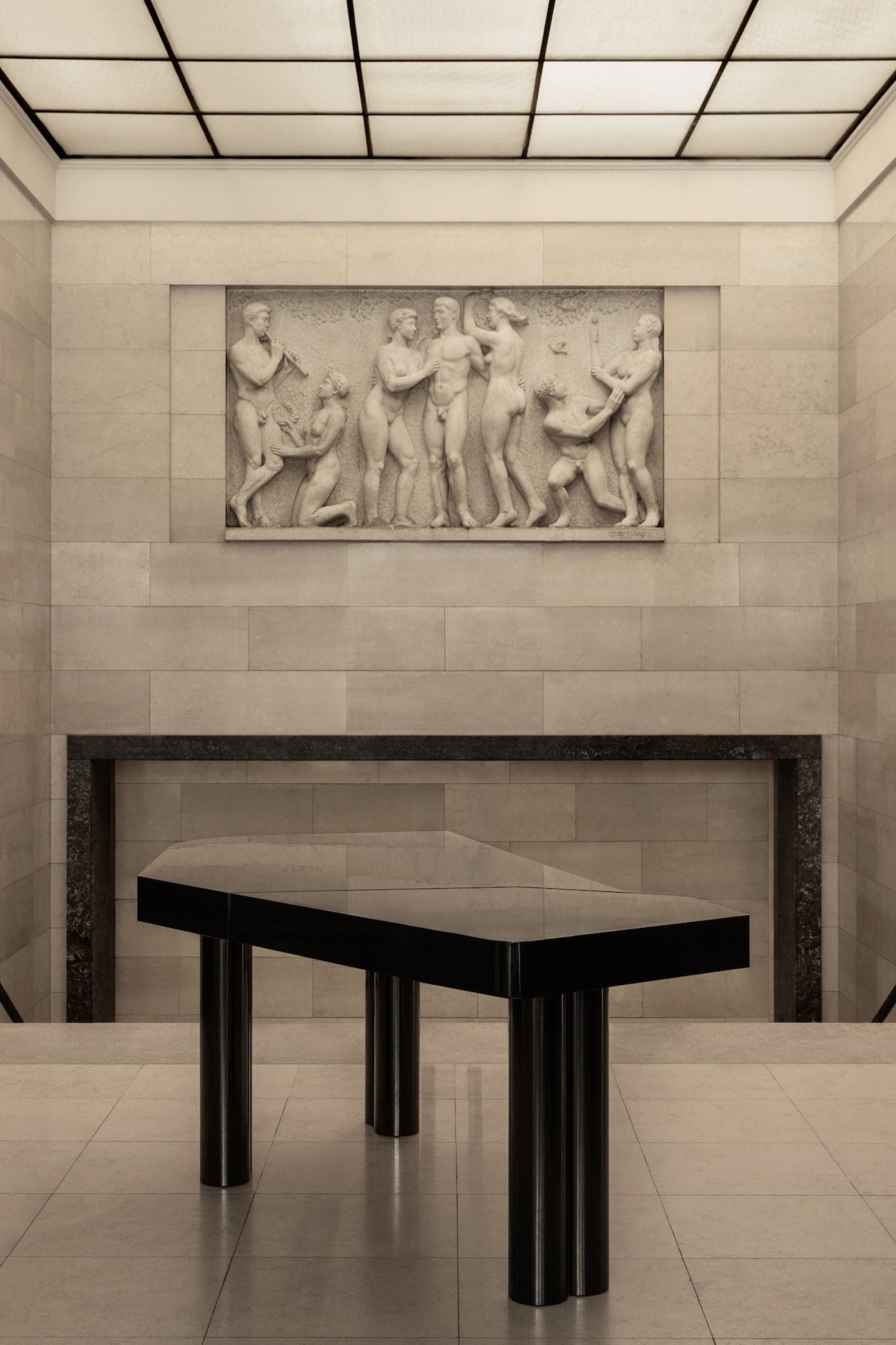 MATTINA DESK - BLACK LACQUER