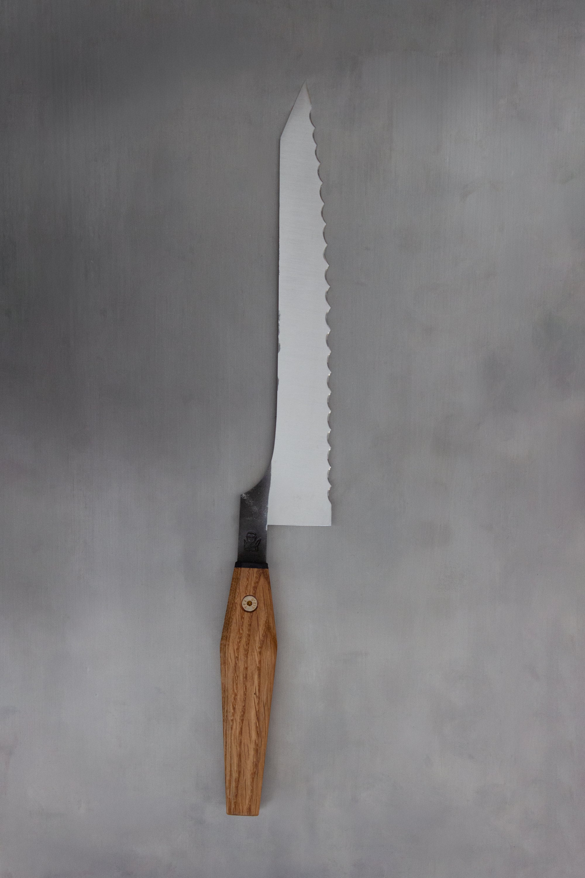 OFFSET BREAD KNIFE CASKET-CUT