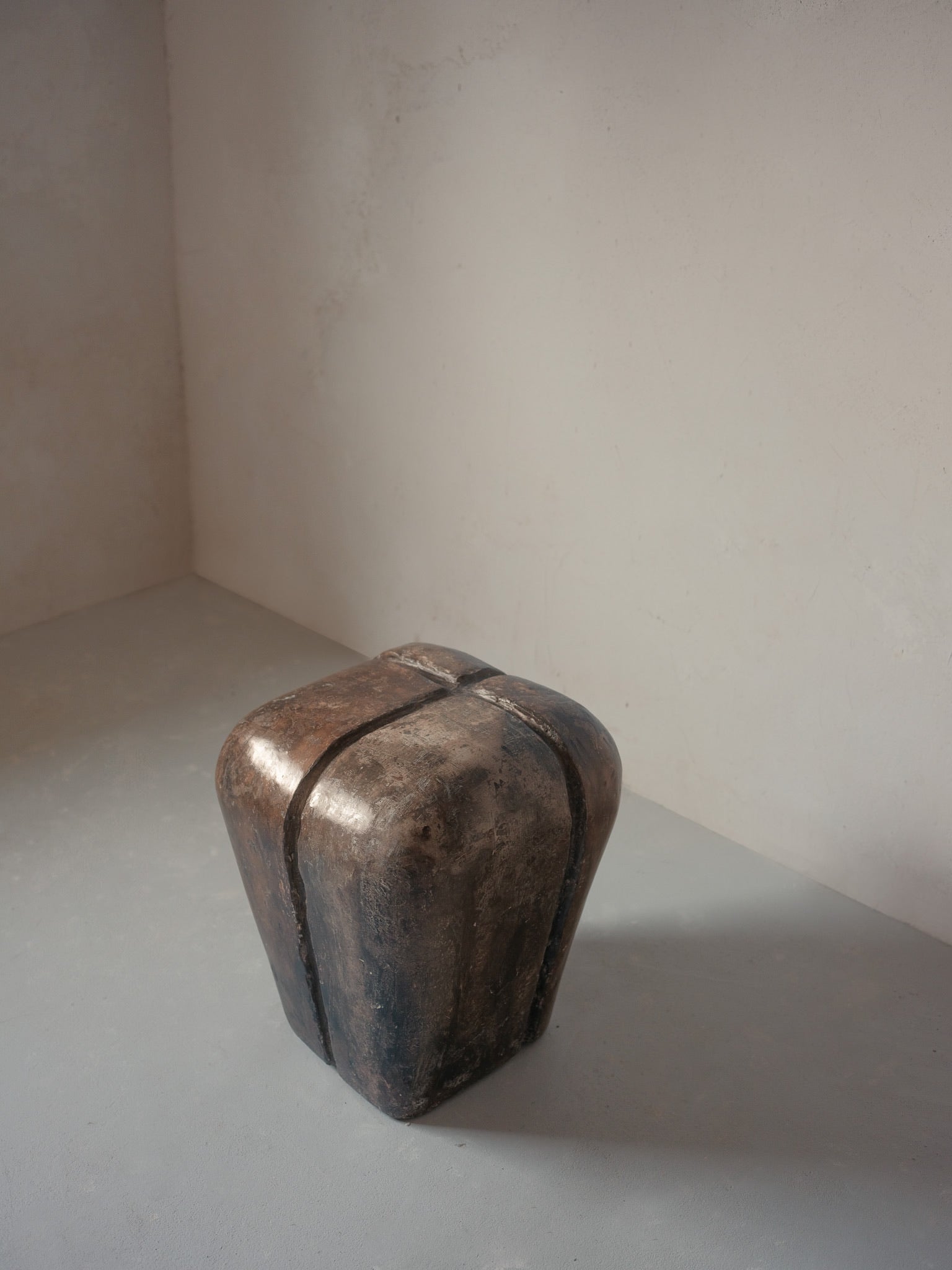 RITUAL UNIQUE SIDE TABLE