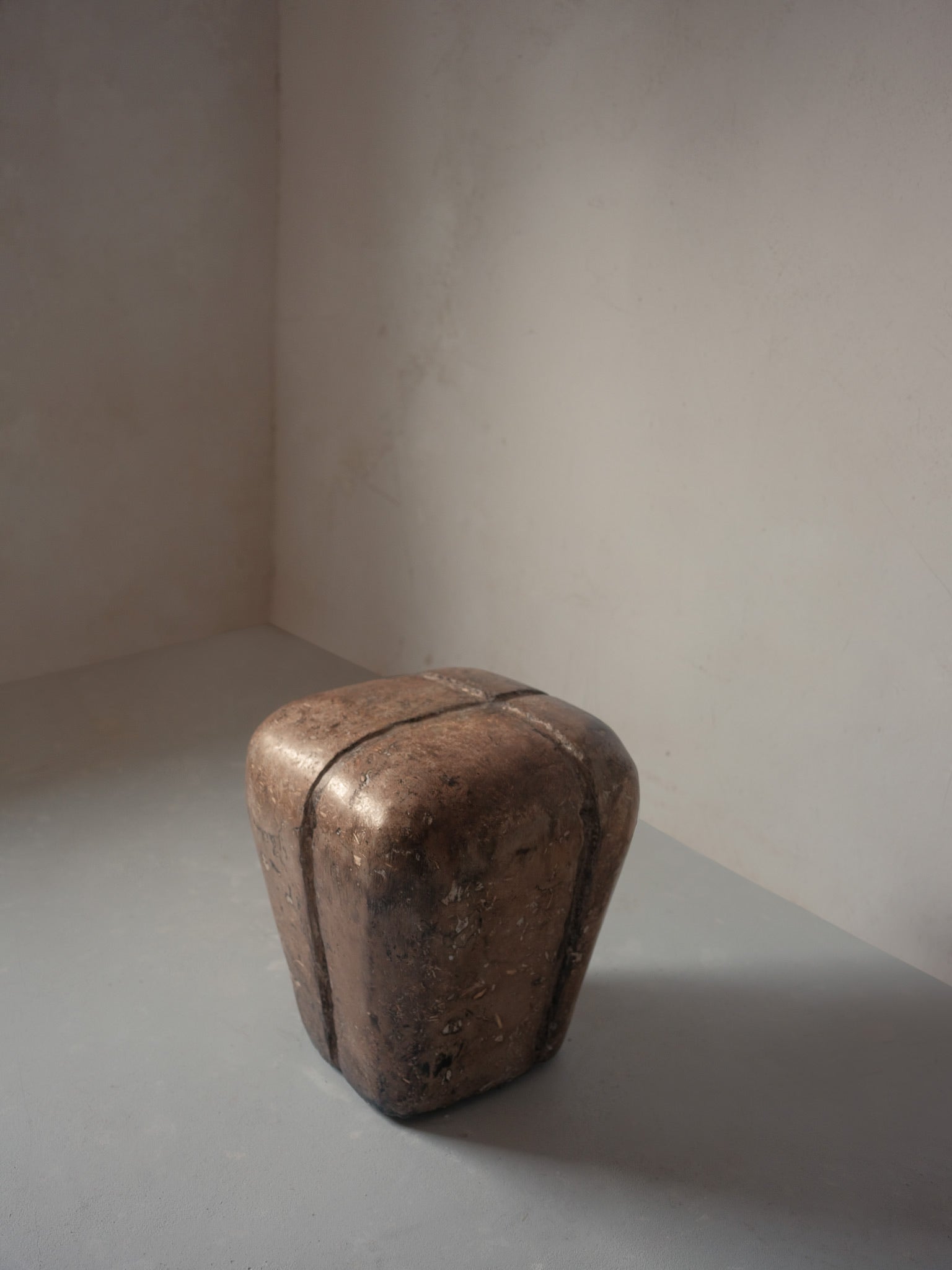 RITUAL UNIQUE SIDE TABLE