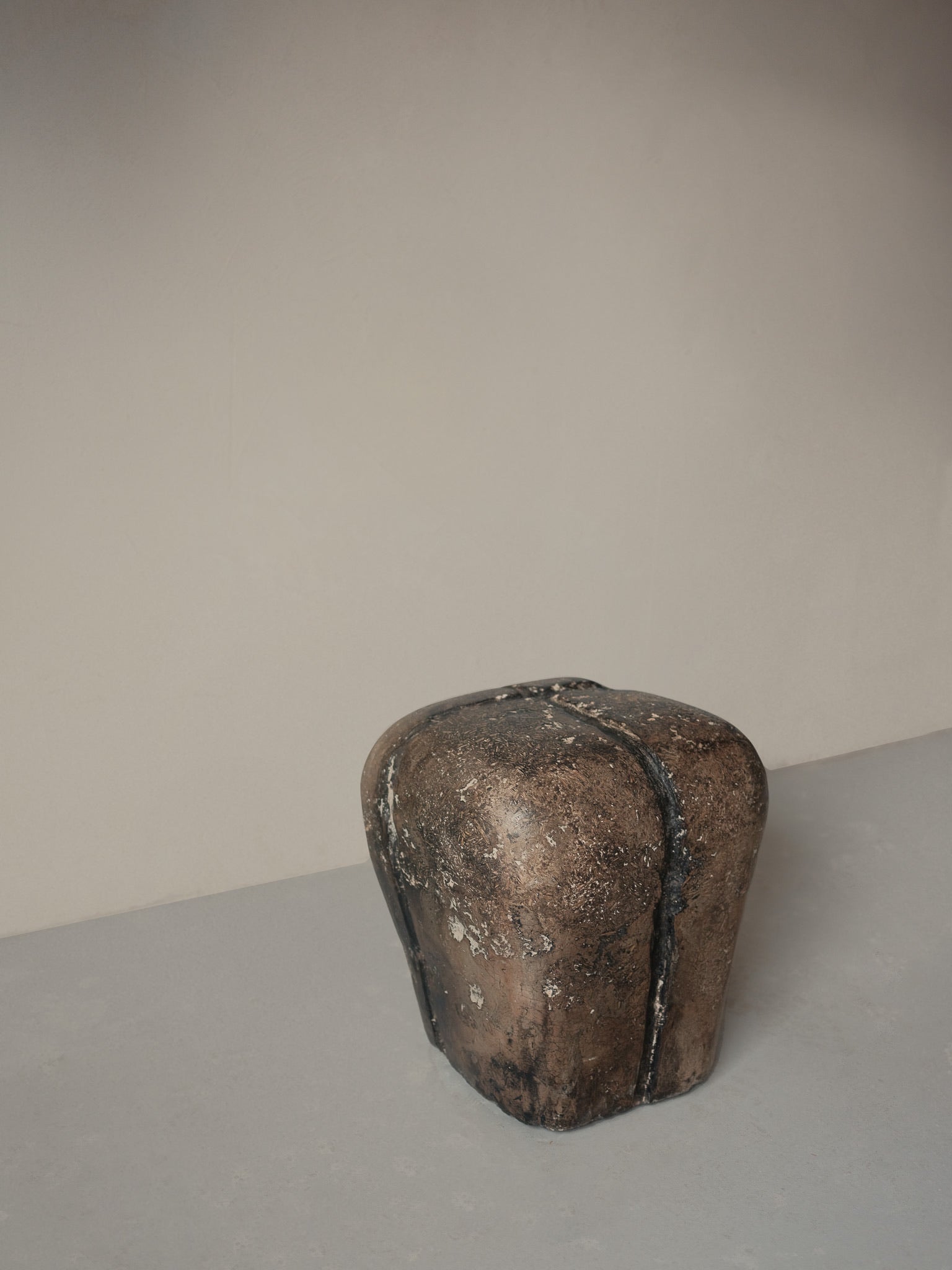 RITUAL UNIQUE SIDE TABLE
