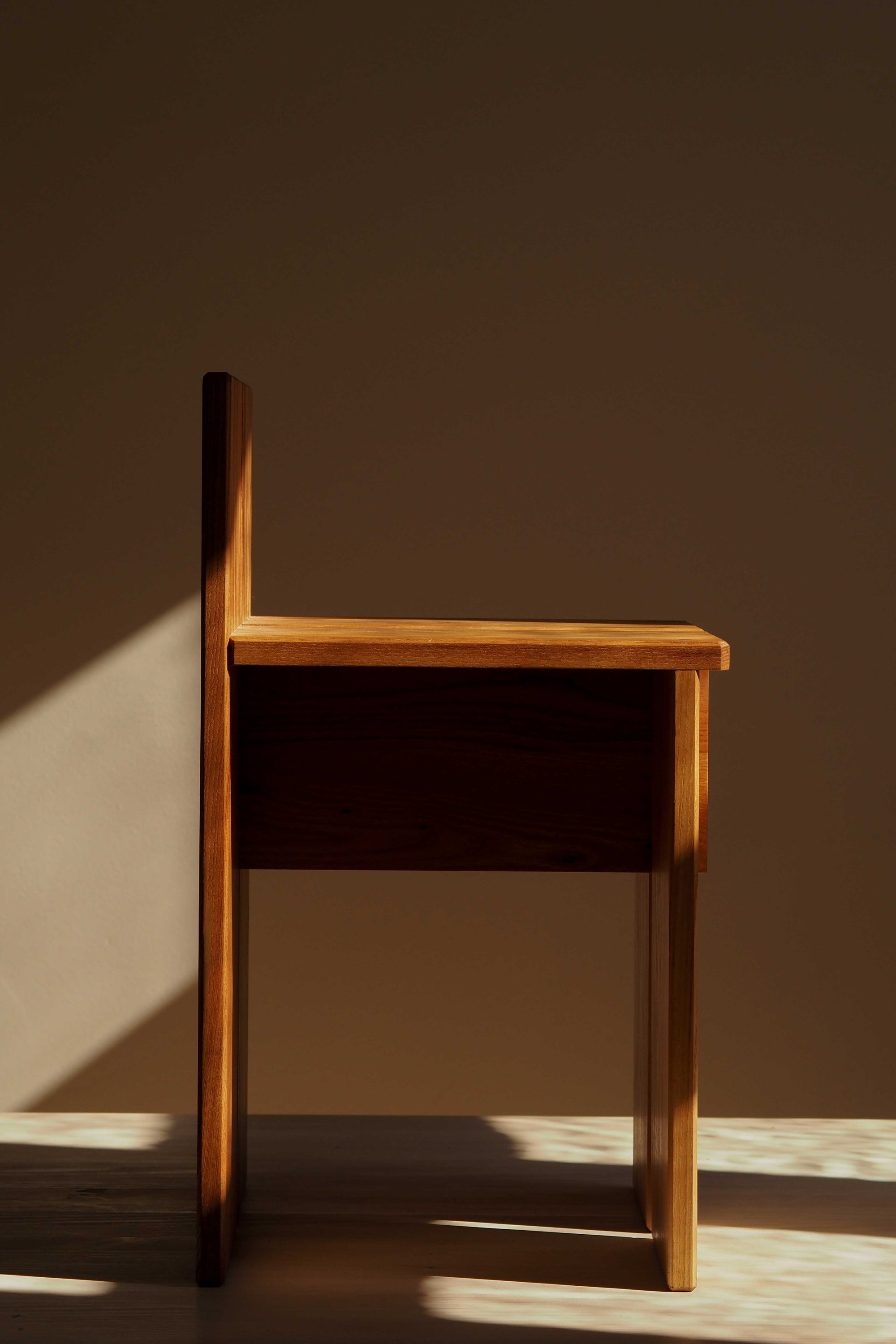 SUGOI SUGOI CHAIR - ELM WOOD