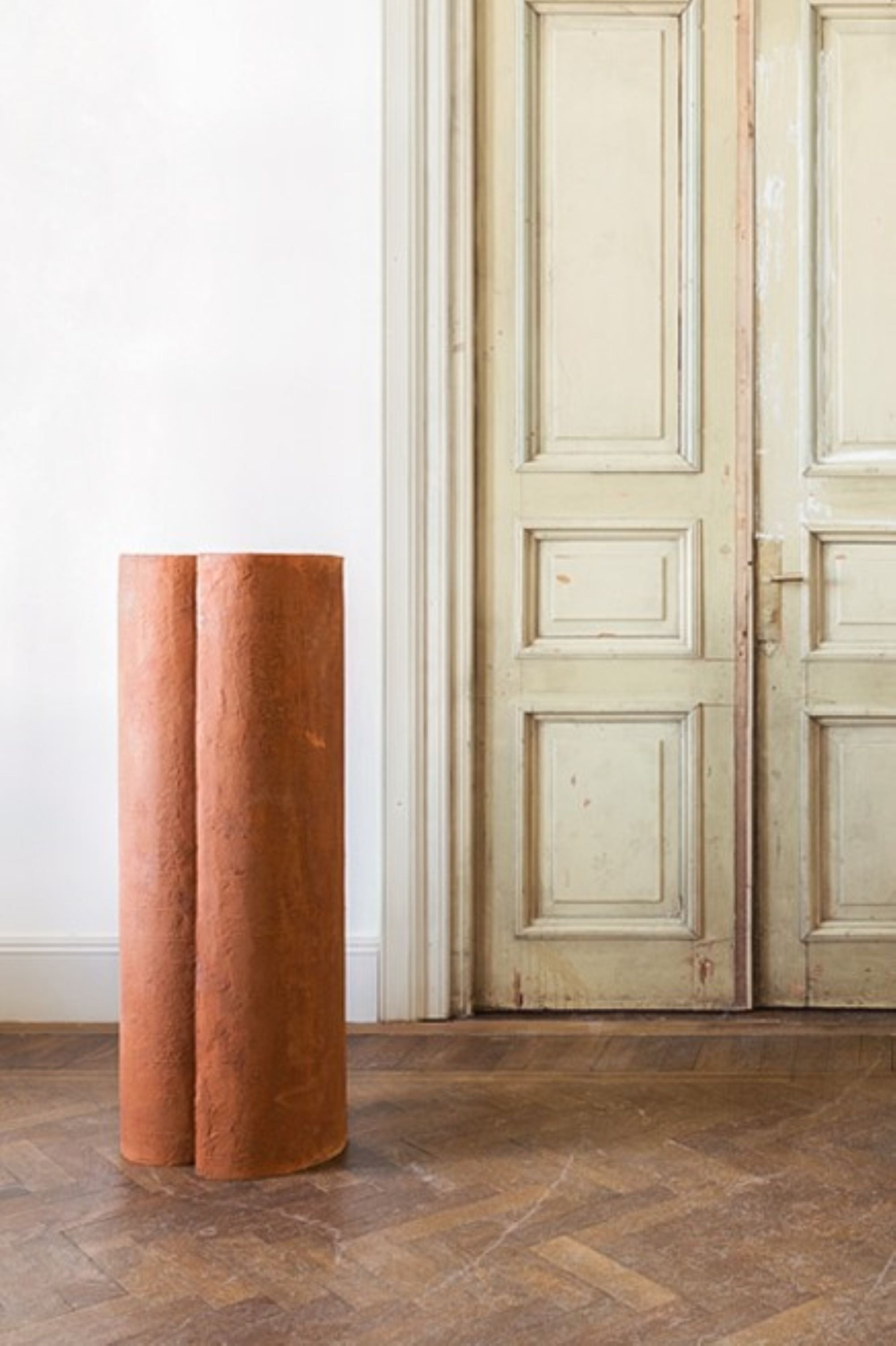 TERRACOTTA PEDESTAL I