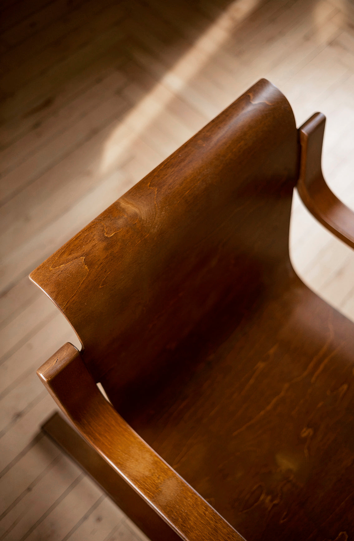 ARMCHAIR 42 - WALNUT STAIN